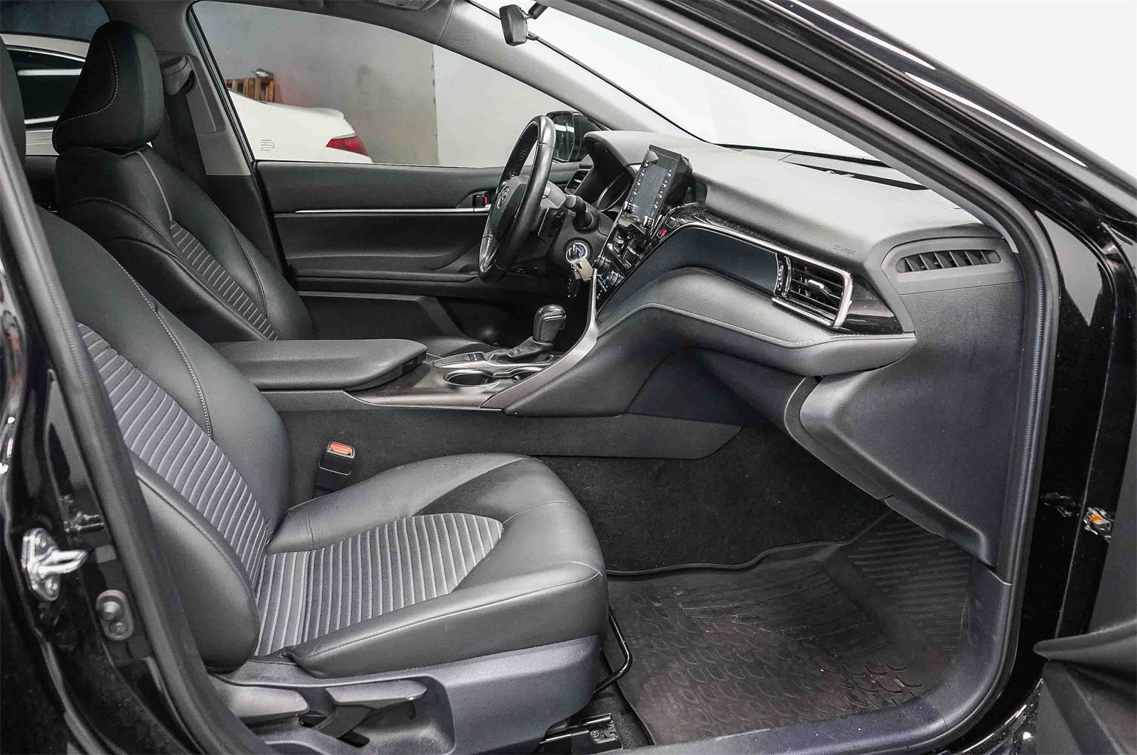 Thumbnail: 2024 Toyota Camry - 16