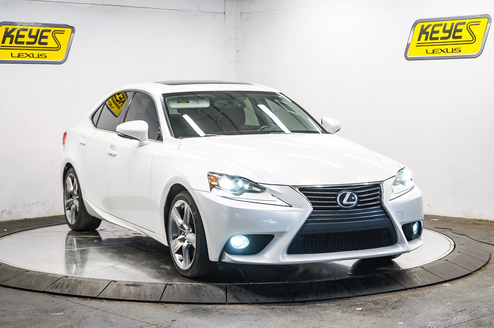 Thumbnail: 2016 Lexus IS - 5