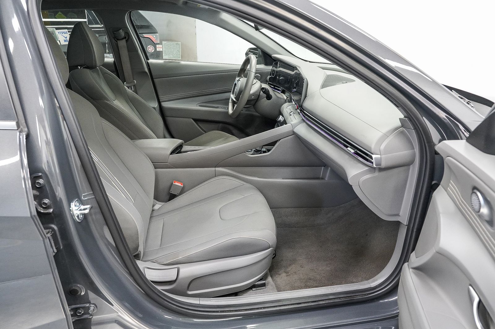 Thumbnail: 2025 Hyundai Elantra - 17