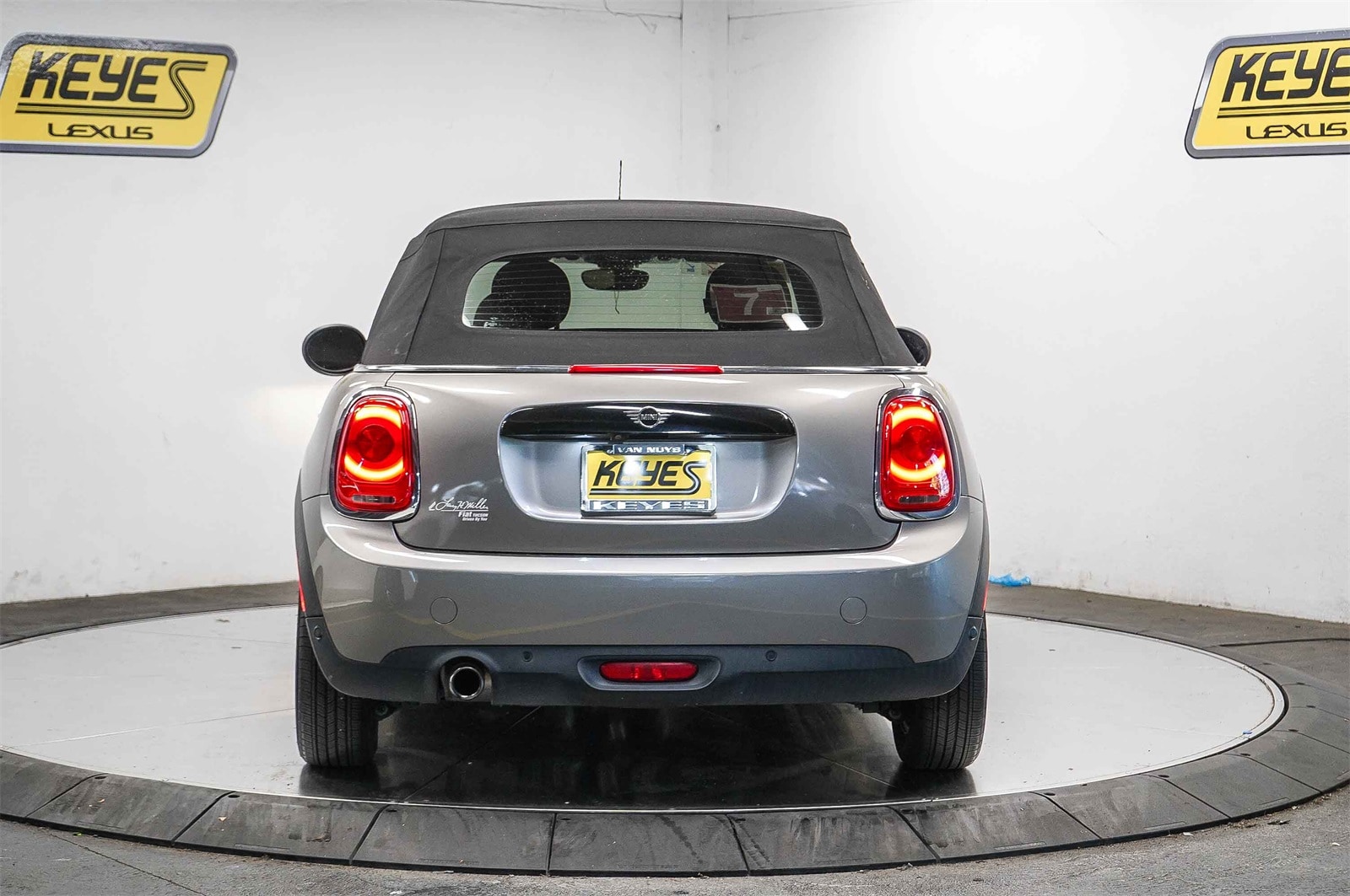 Thumbnail: 2019 MINI Cooper Convertible - 3