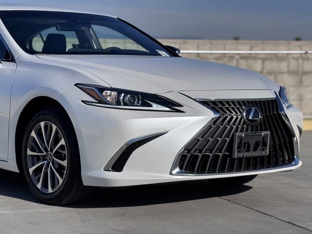 Thumbnail: 2025 Lexus ES - 3