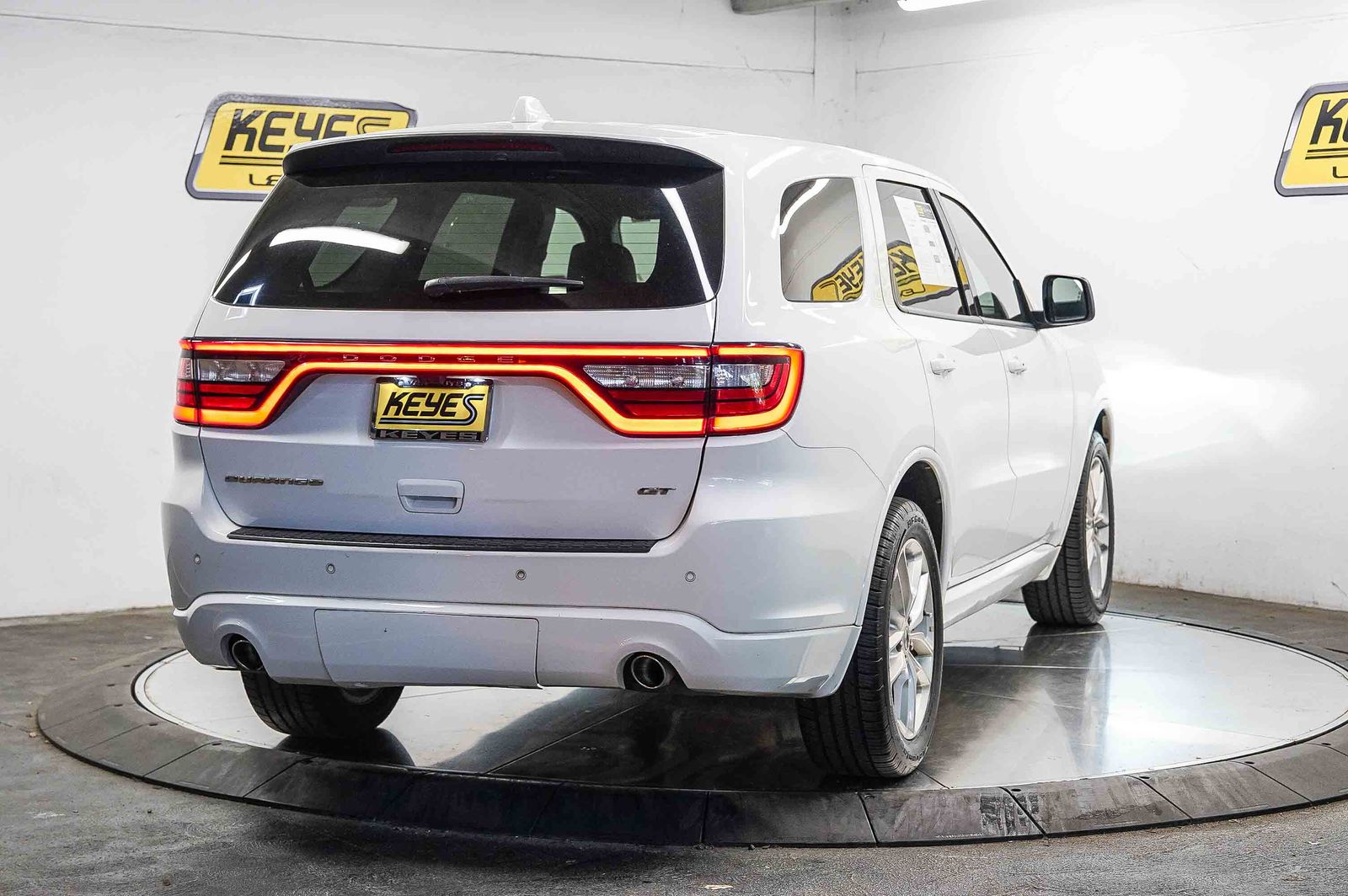 Thumbnail: 2022 Dodge Durango - 3