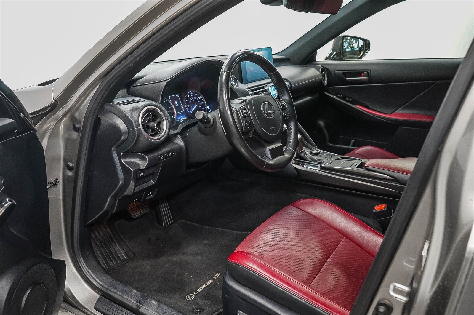 Thumbnail: 2021 Lexus IS - 17