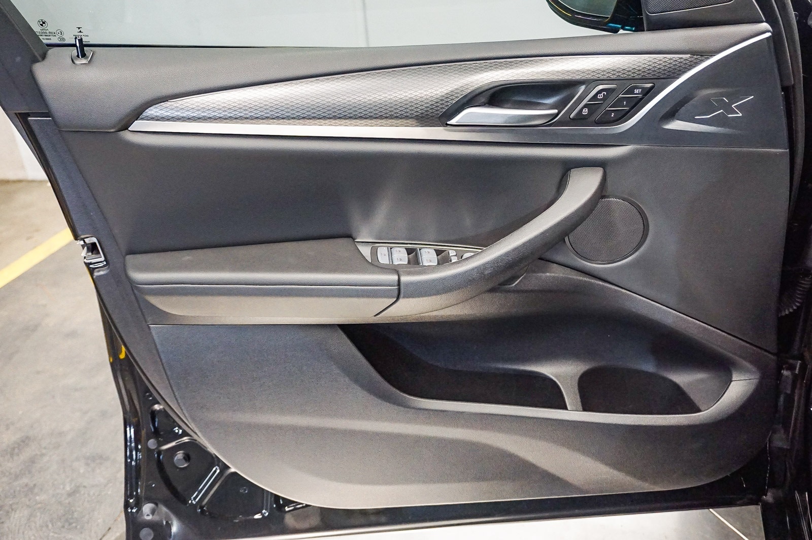Thumbnail: 2023 BMW X4 - 23