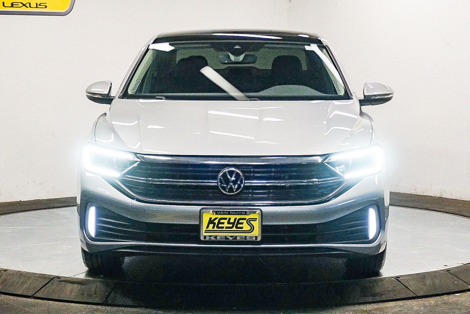 2022 Volkswagen Jetta SEL photo 2