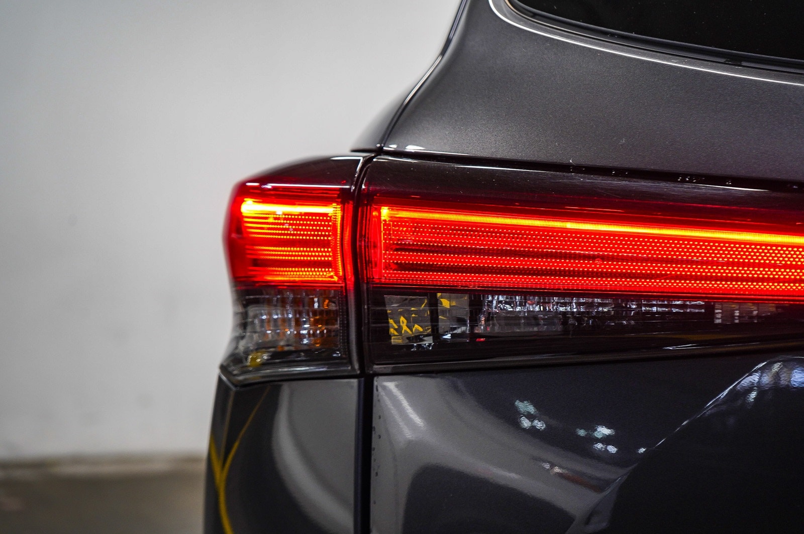 Thumbnail: 2023 Toyota Highlander - 11