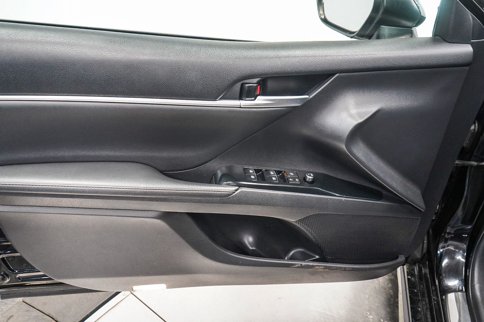 Thumbnail: 2019 Toyota Camry - 21