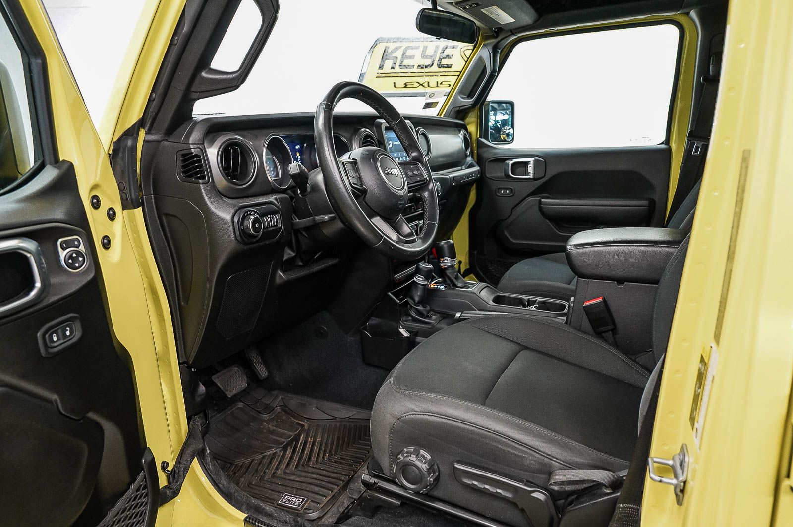 Thumbnail: 2022 Jeep Wrangler - 17