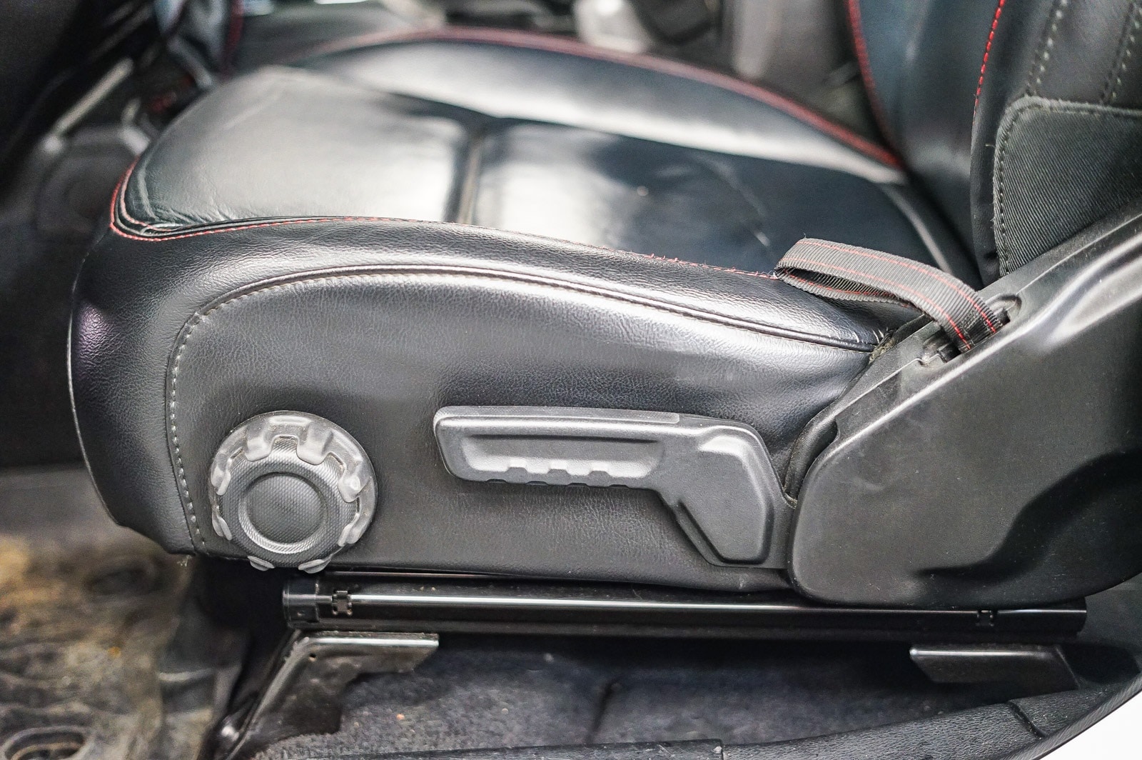 Thumbnail: 2018 Jeep Wrangler - 19