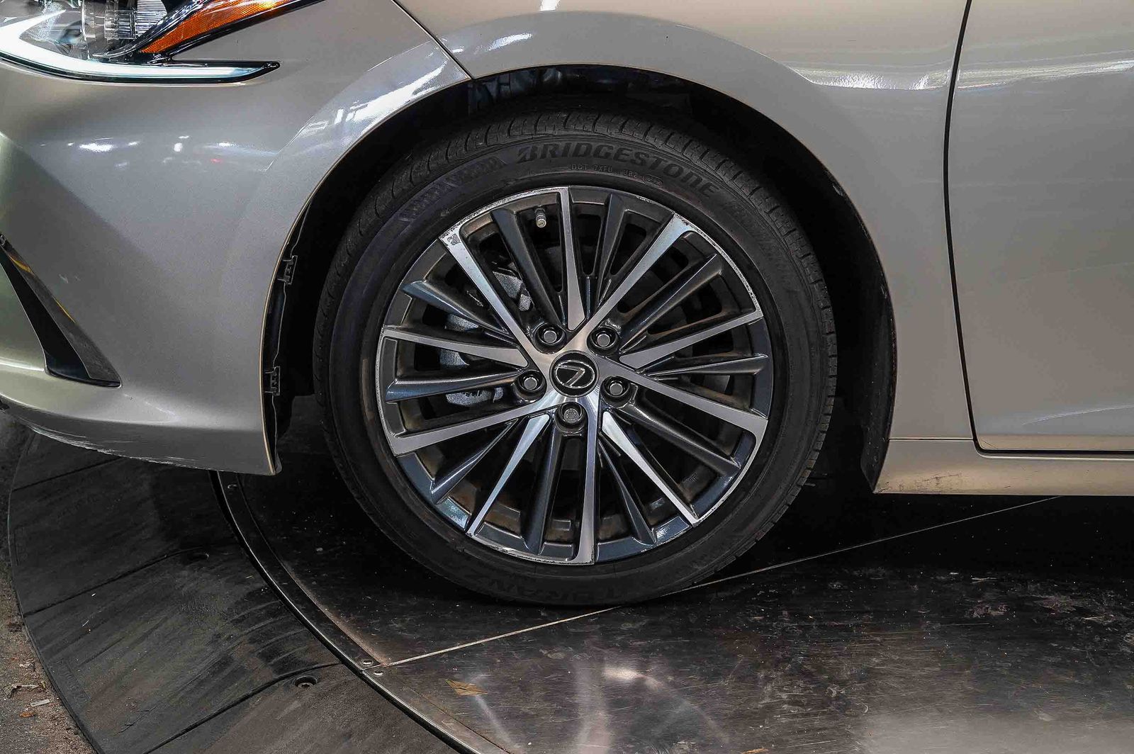 Thumbnail: 2024 Lexus ES - 8