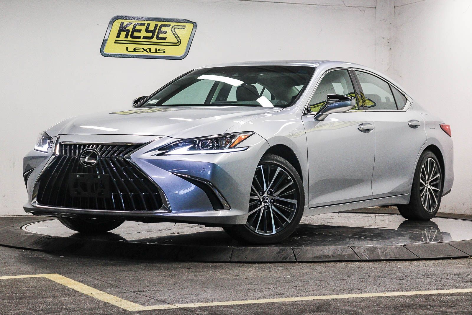 2025 LEXUS ES 350