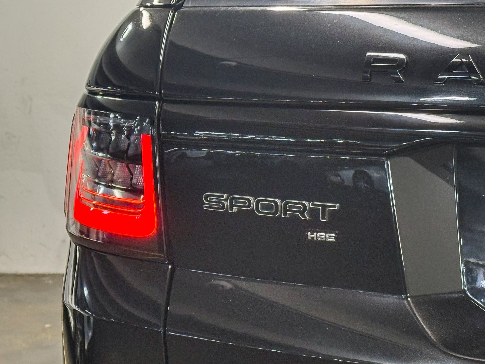 Thumbnail: 2022 Land Rover Range Rover Sport - 11