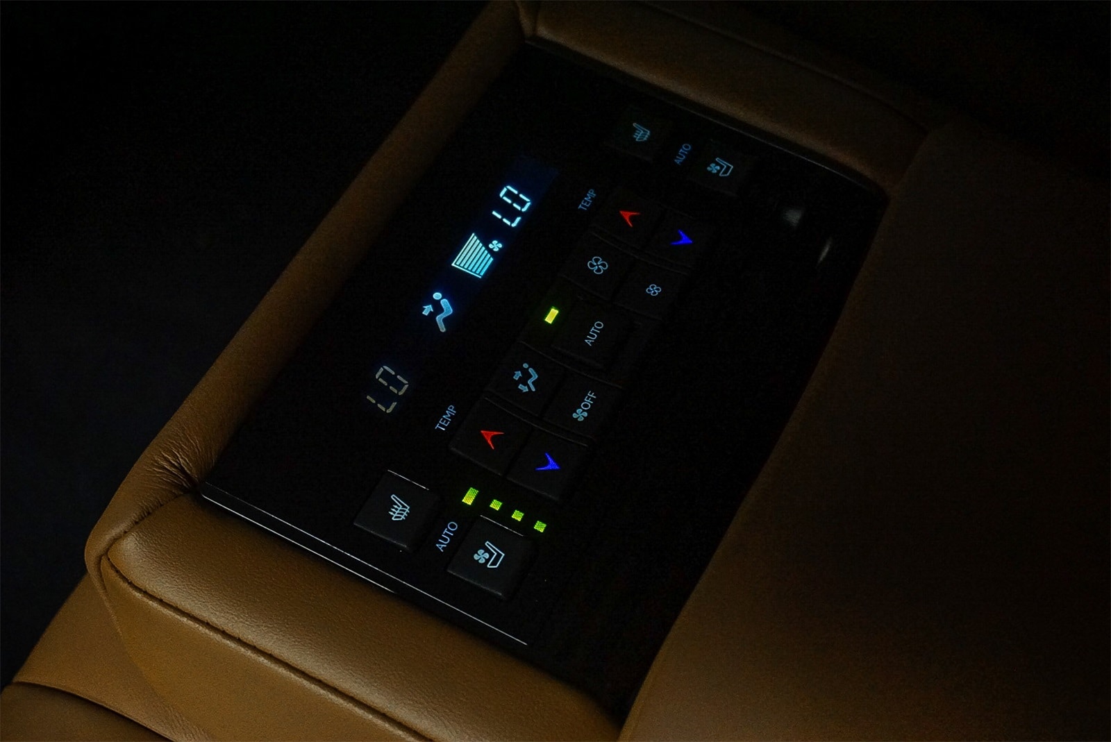 Thumbnail: 2021 Lexus LX - 20