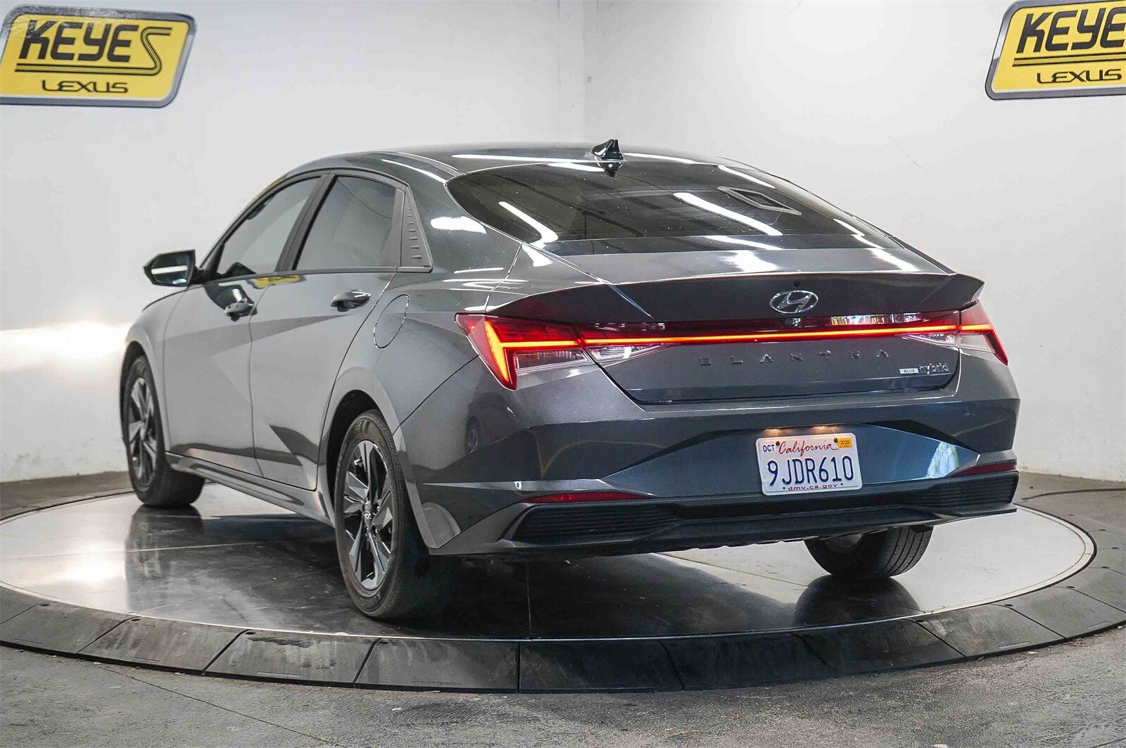 2023 Hyundai Elantra Hybrid Blue photo 2