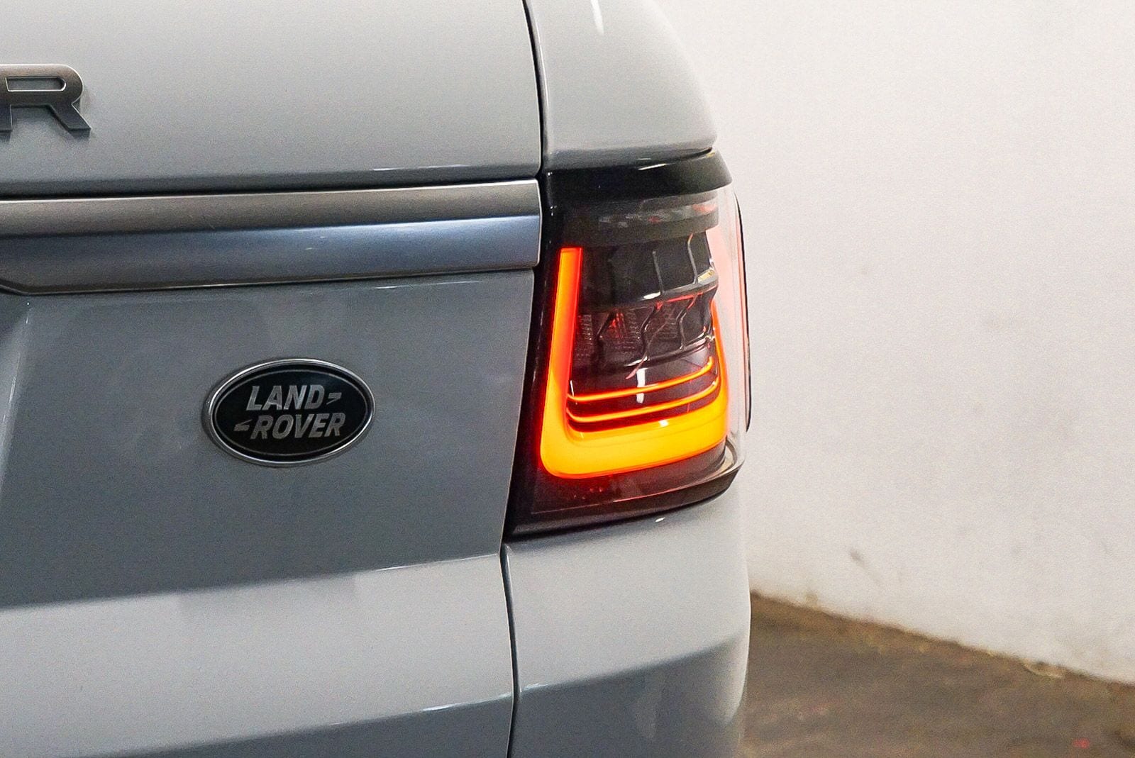 Thumbnail: 2018 Land Rover Range Rover Sport - 12