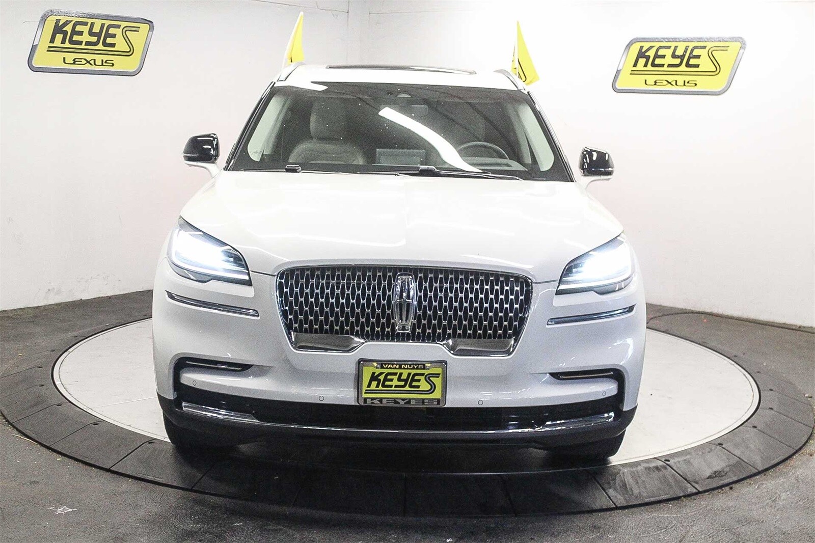 2023 Lincoln Aviator Reserve photo 2