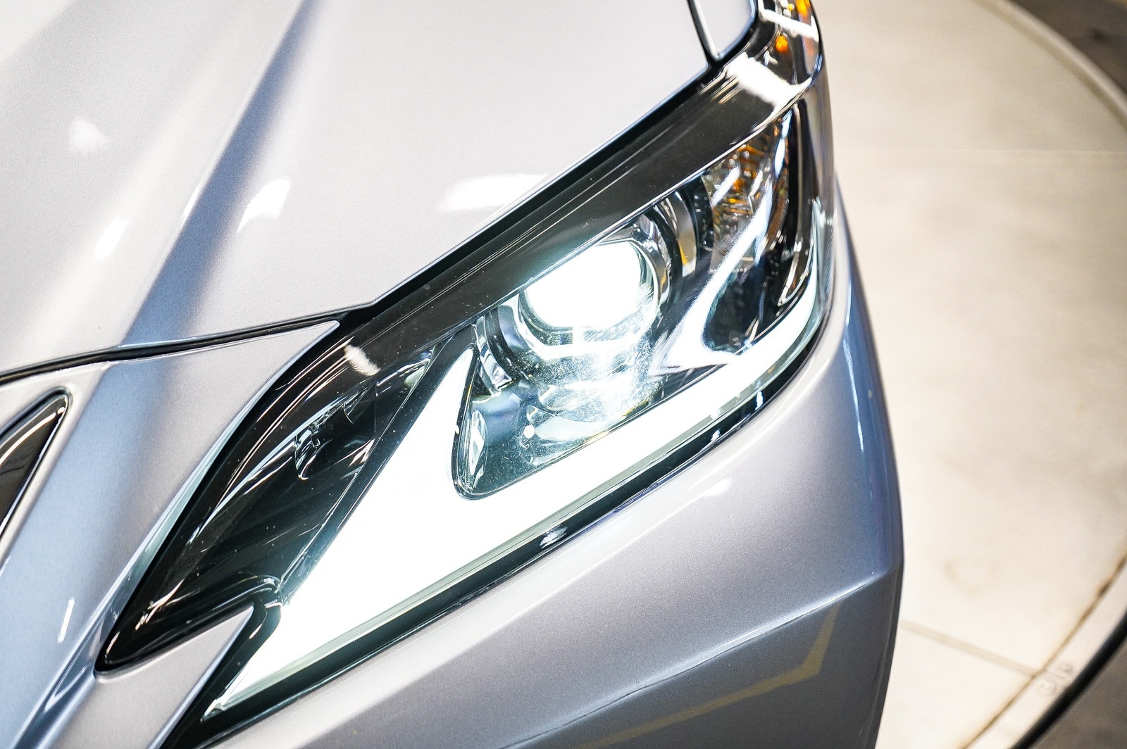 Thumbnail: 2024 Lexus ES - 7