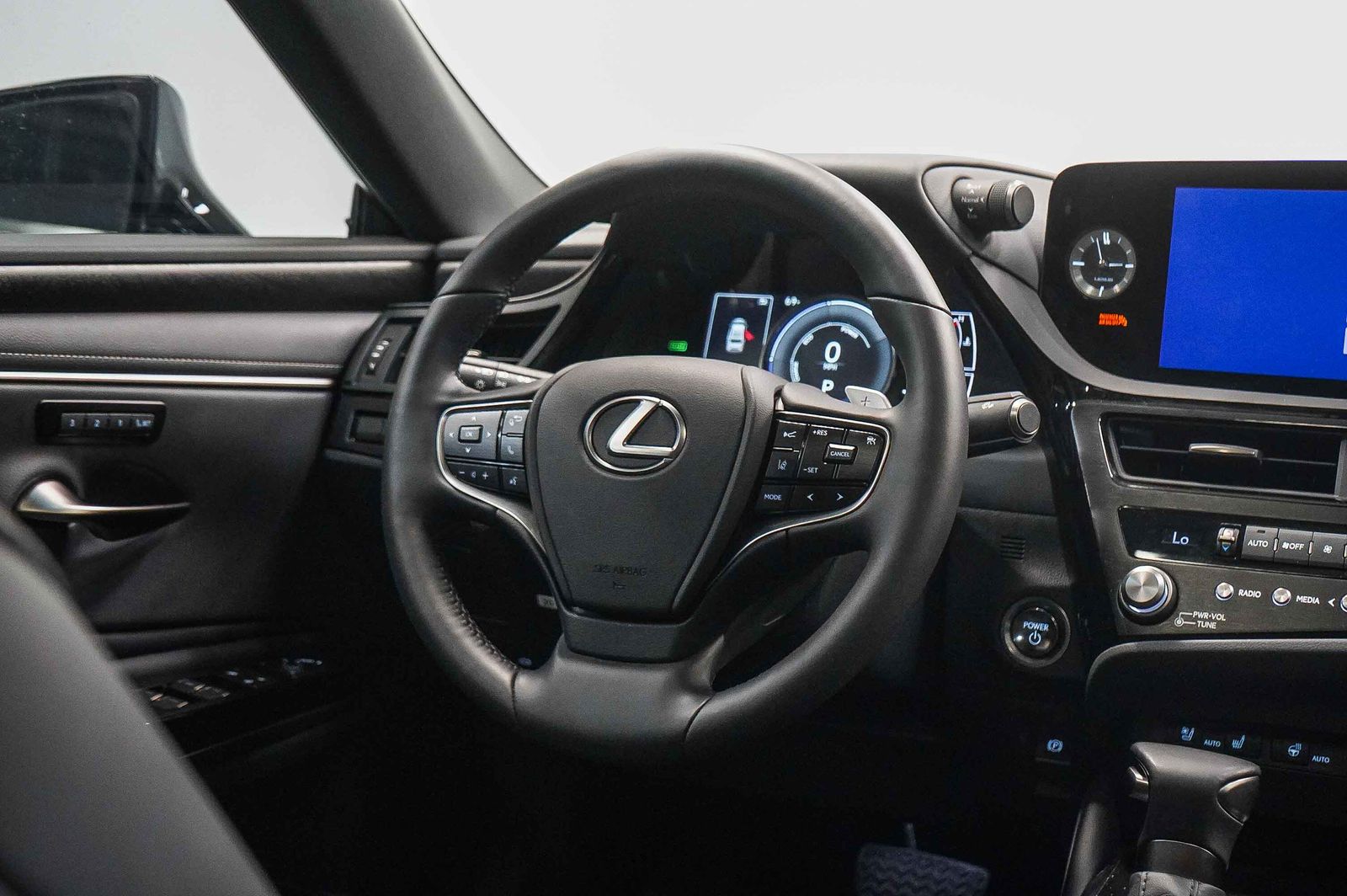 Thumbnail: 2025 Lexus ES - 15