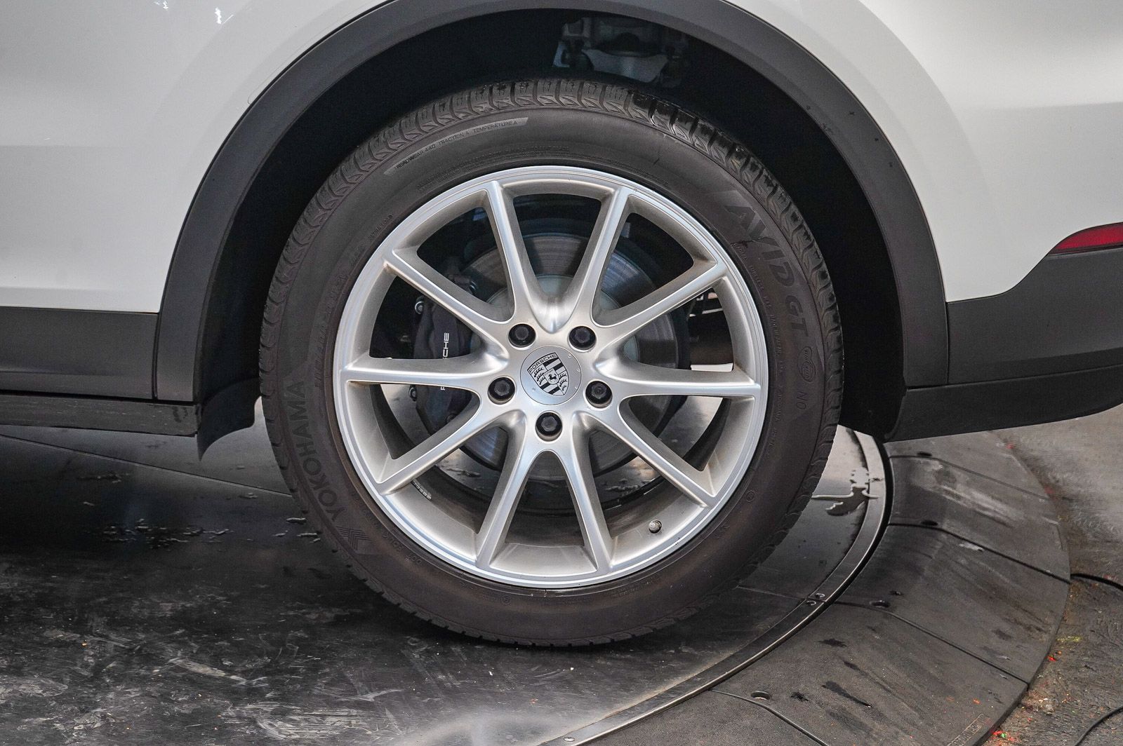 Thumbnail: 2022 Porsche Cayenne - 10