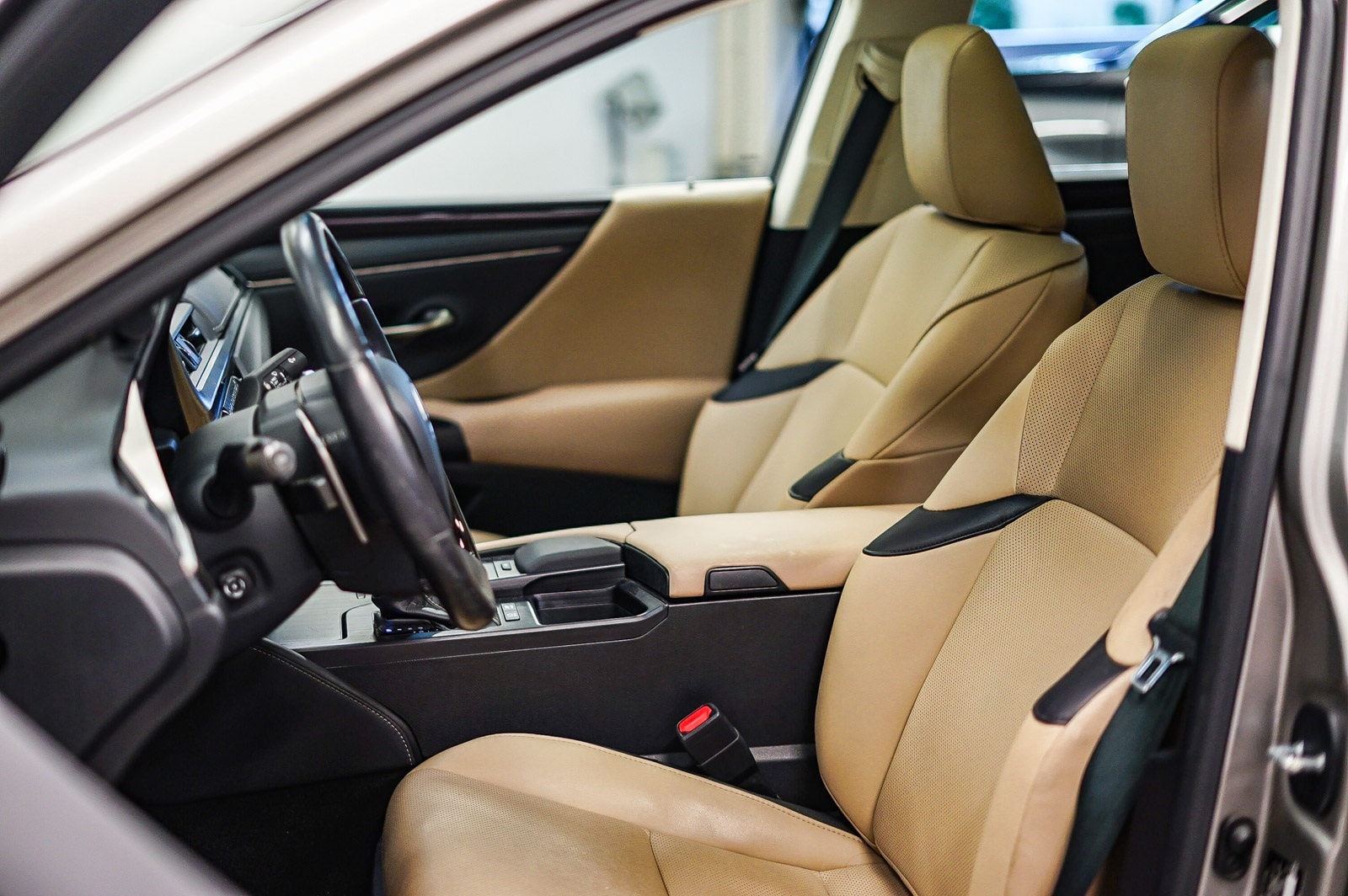 Thumbnail: 2020 Lexus ES - 20