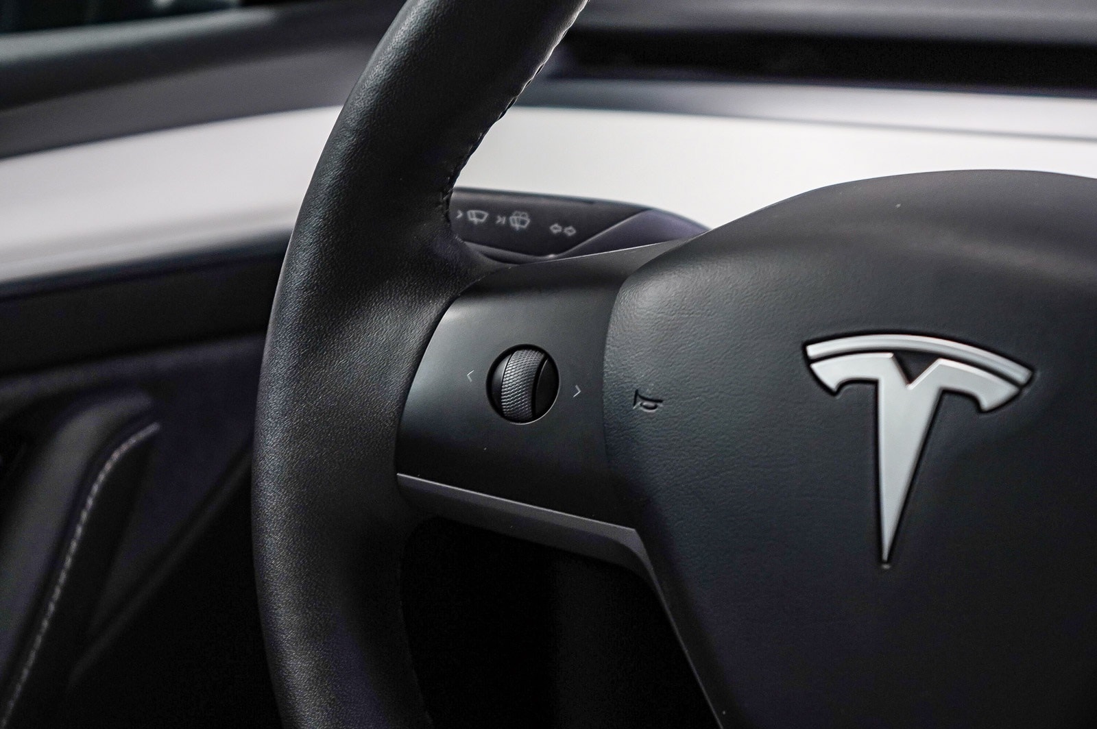Thumbnail: 2022 Tesla Model Y - 16