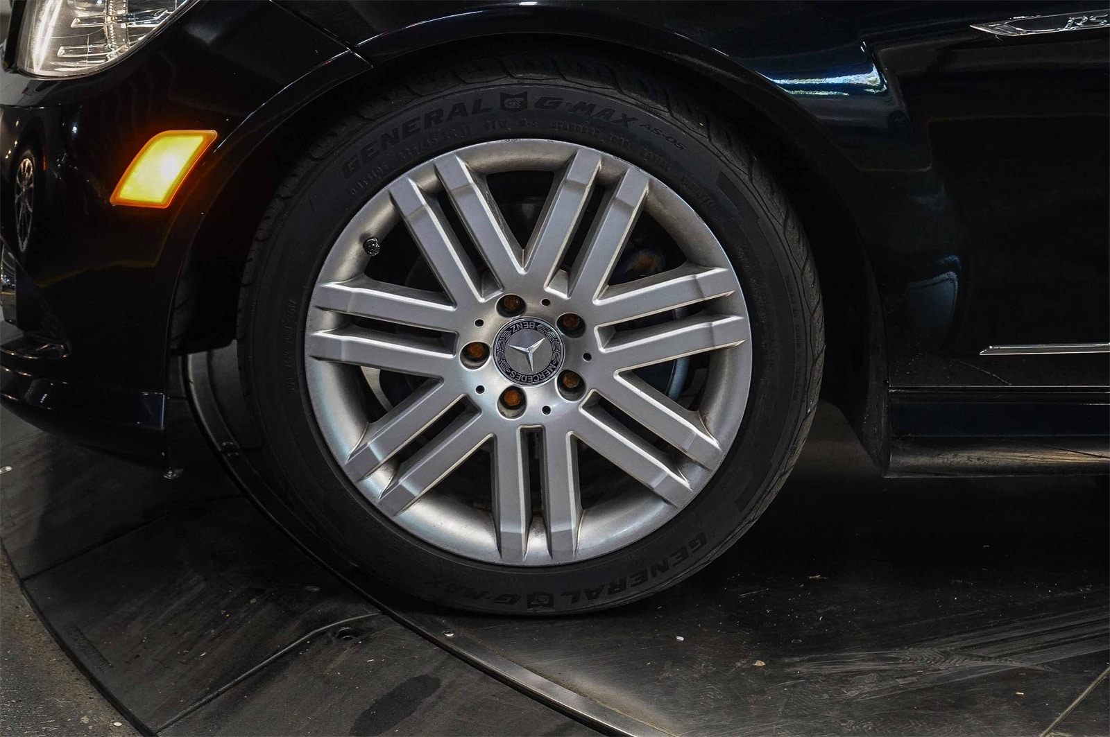 Thumbnail: 2008 Mercedes-Benz C-Class - 9
