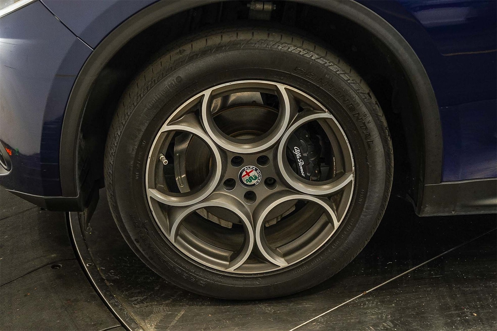 Thumbnail: 2018 Alfa Romeo Stelvio - 10