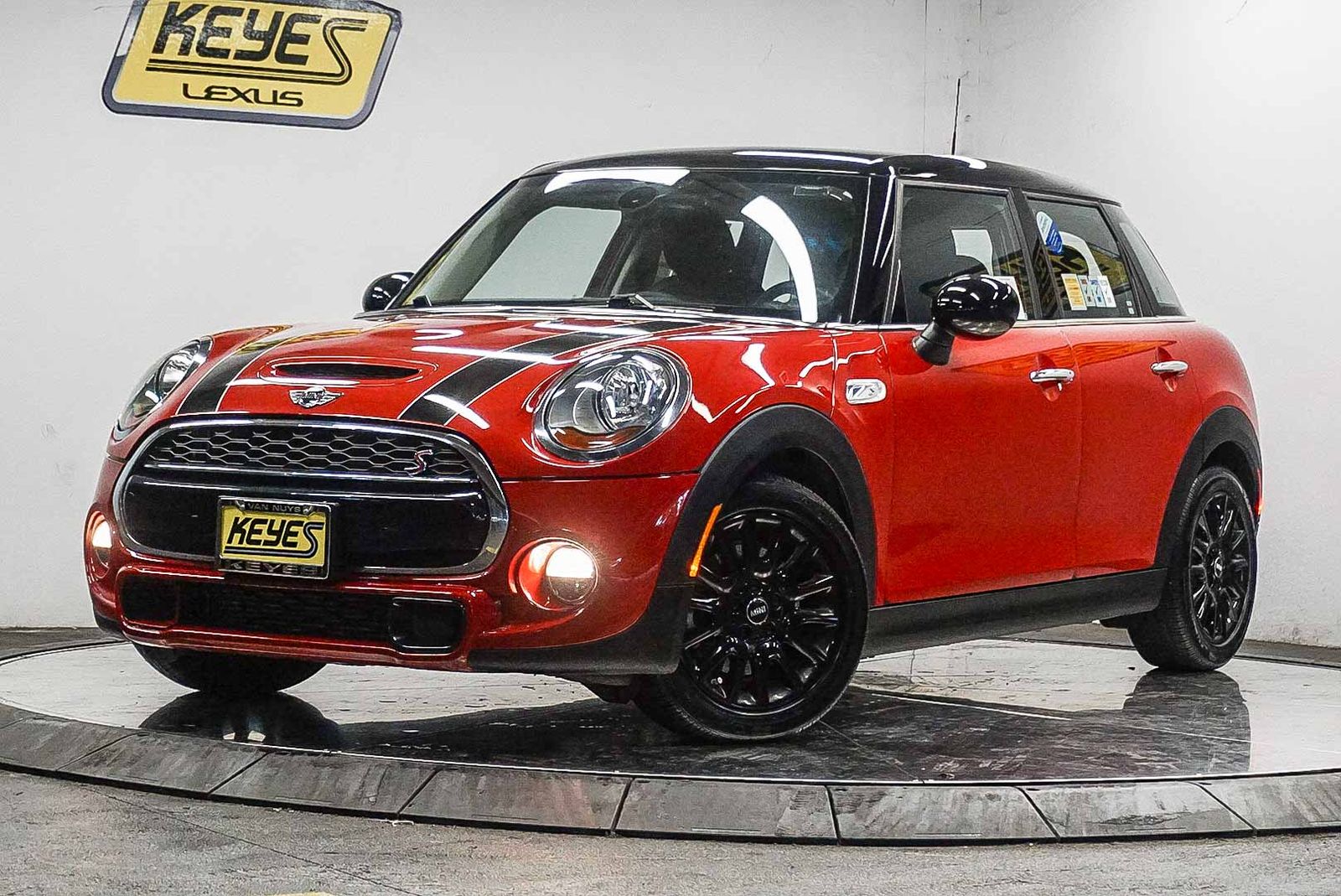Thumbnail: 2016 MINI Cooper Hardtop - 1