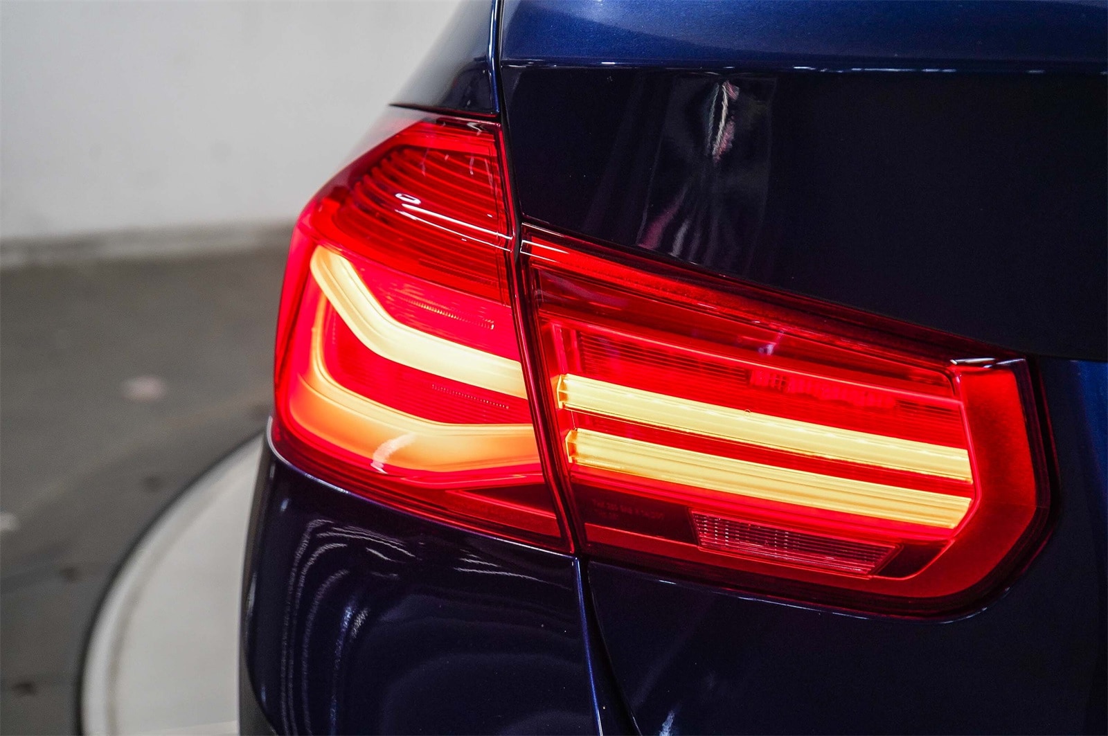 Thumbnail: 2018 BMW 3 Series - 11