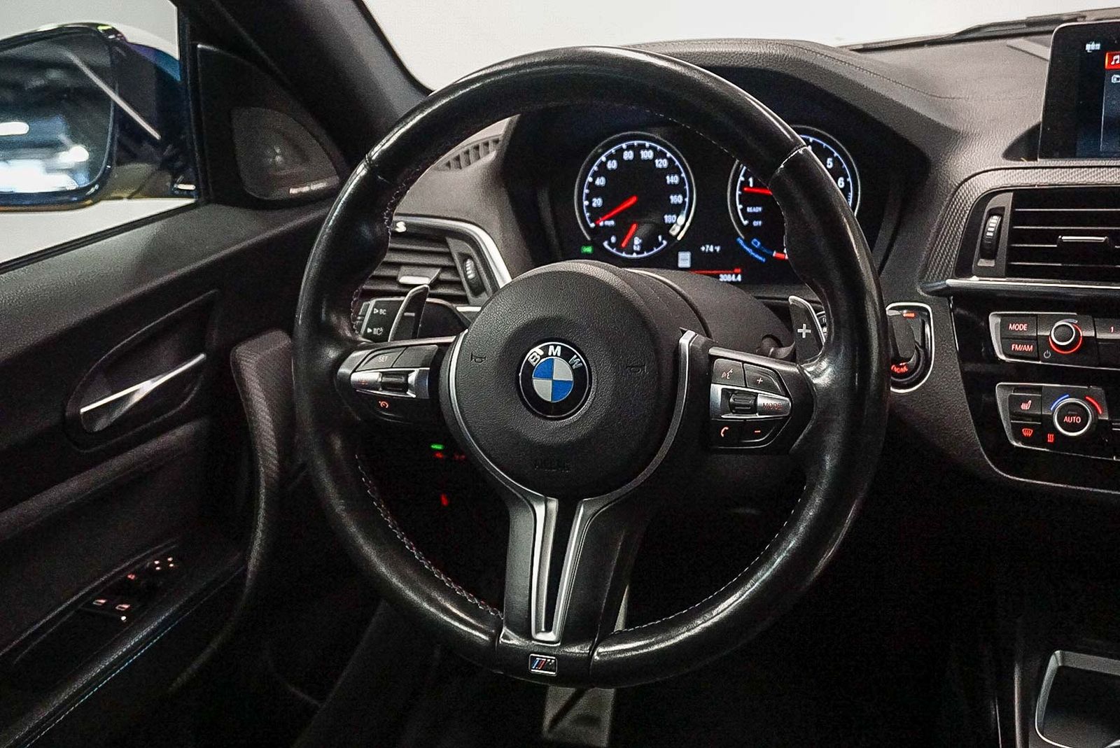 Thumbnail: 2018 BMW M2 - 15