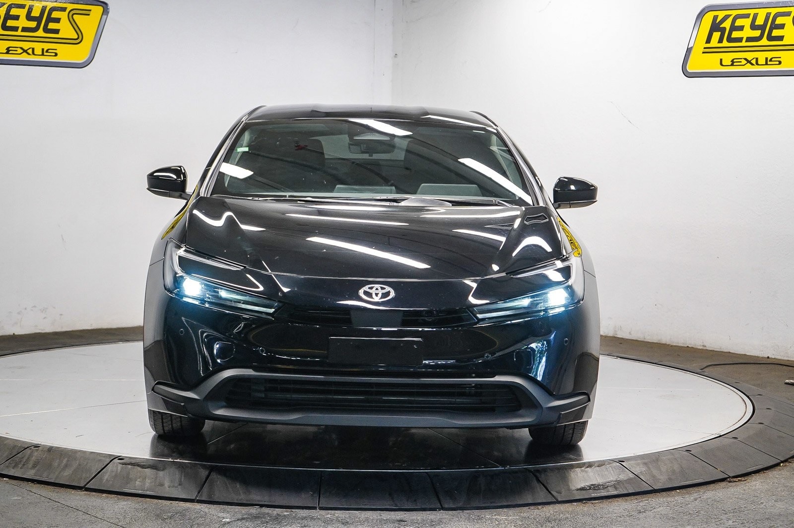 Thumbnail: 2023 Toyota Prius - 6