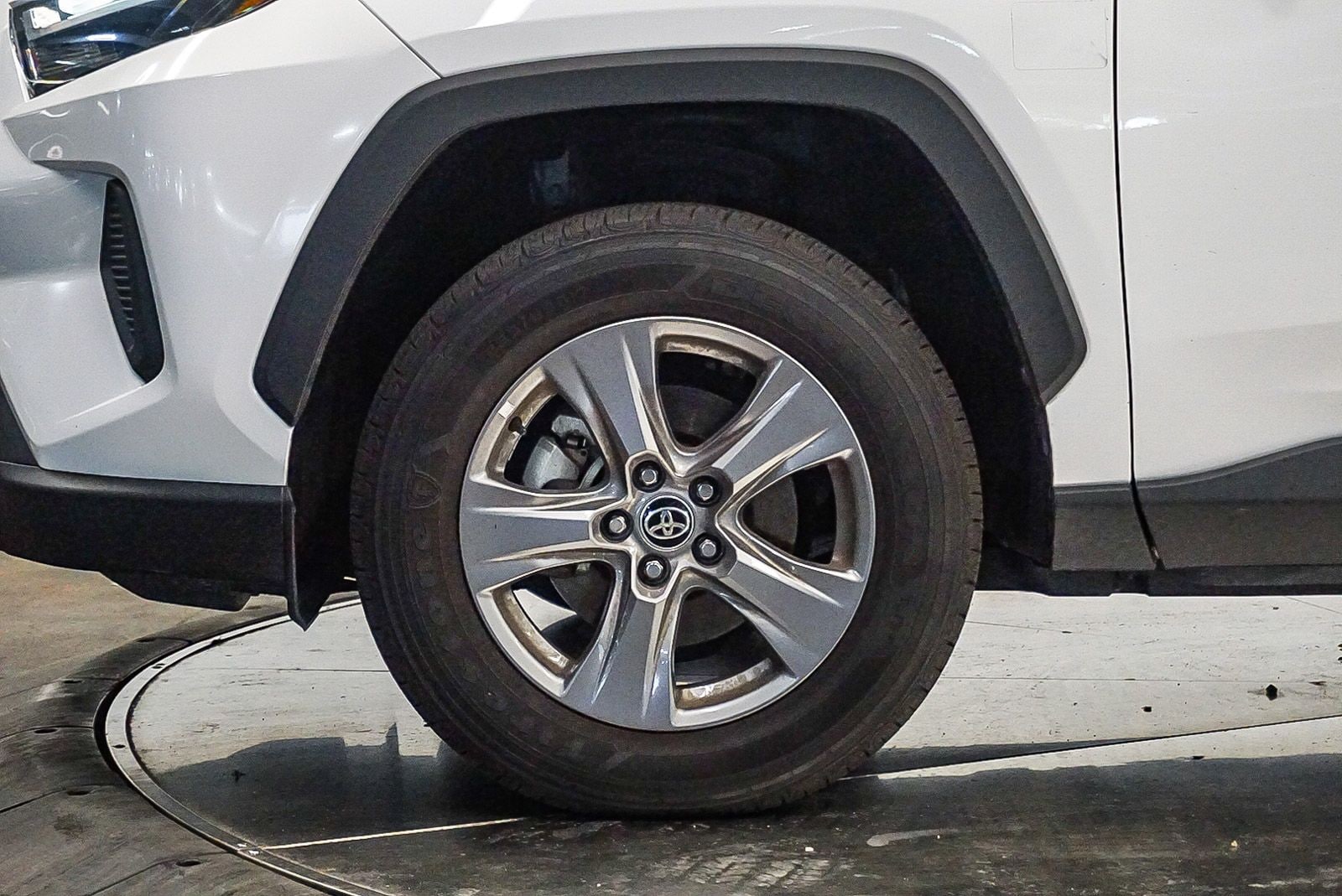 Thumbnail: 2024 Toyota RAV4 - 9