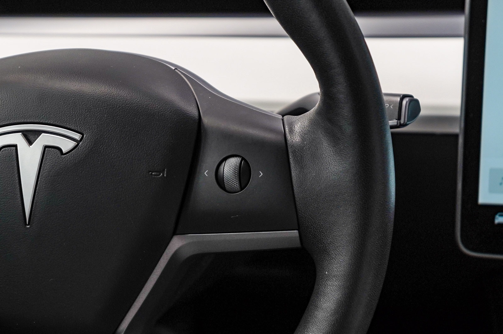 Thumbnail: 2022 Tesla Model Y - 17