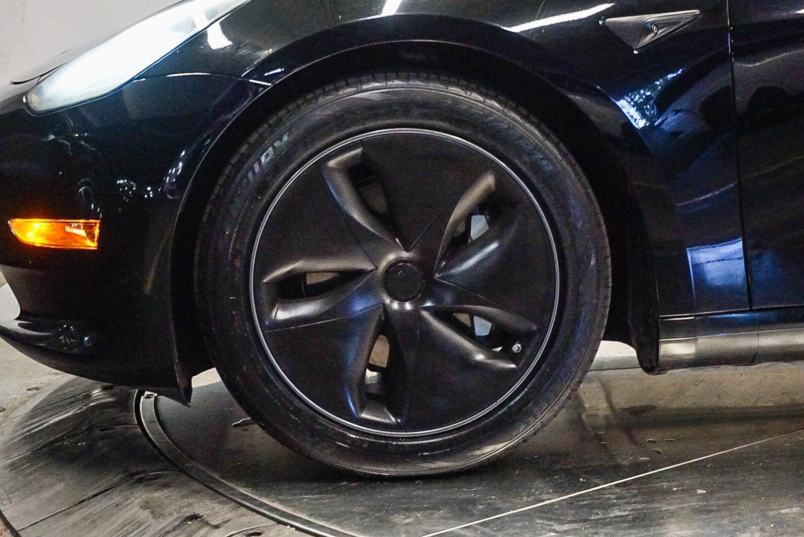 Thumbnail: 2018 Tesla Model 3 - 9