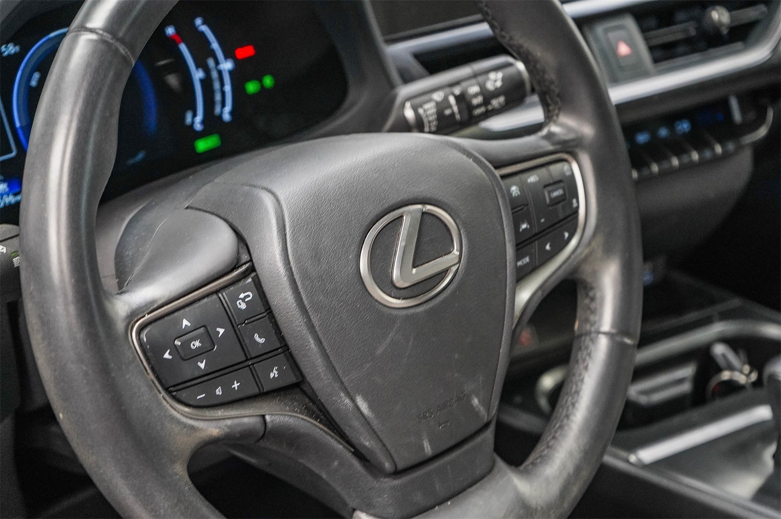 Thumbnail: 2025 Lexus UX - 21