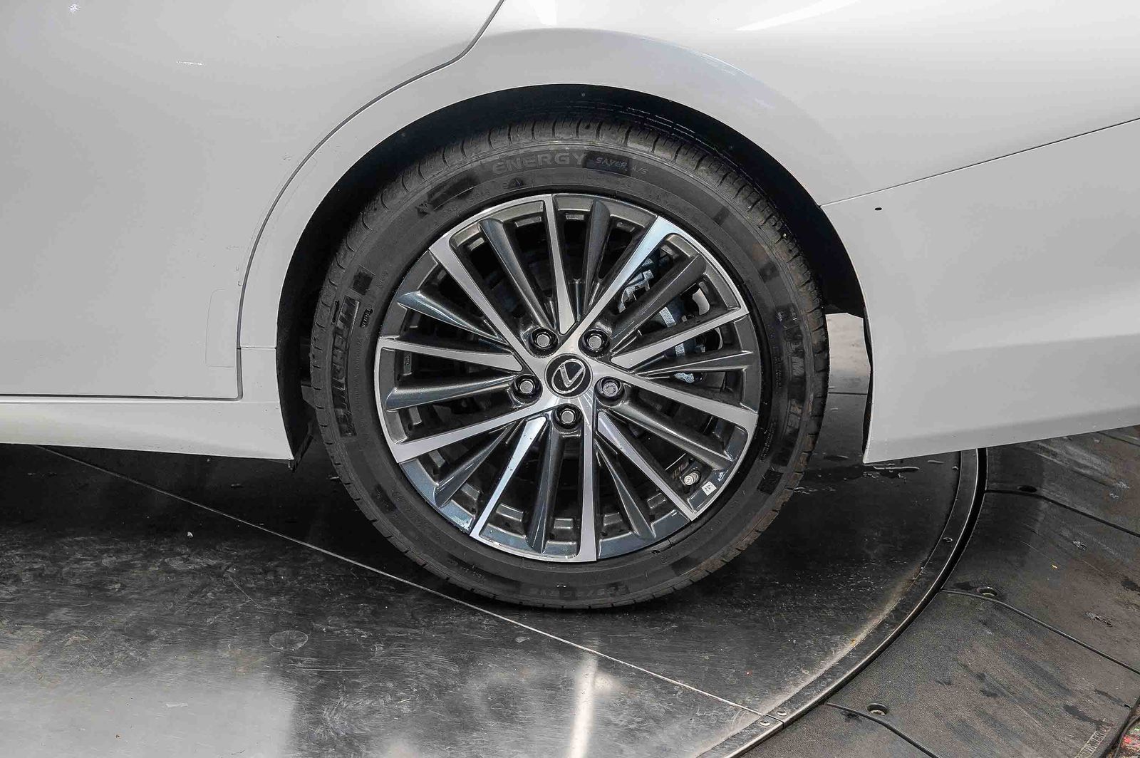 Thumbnail: 2025 Lexus ES - 10