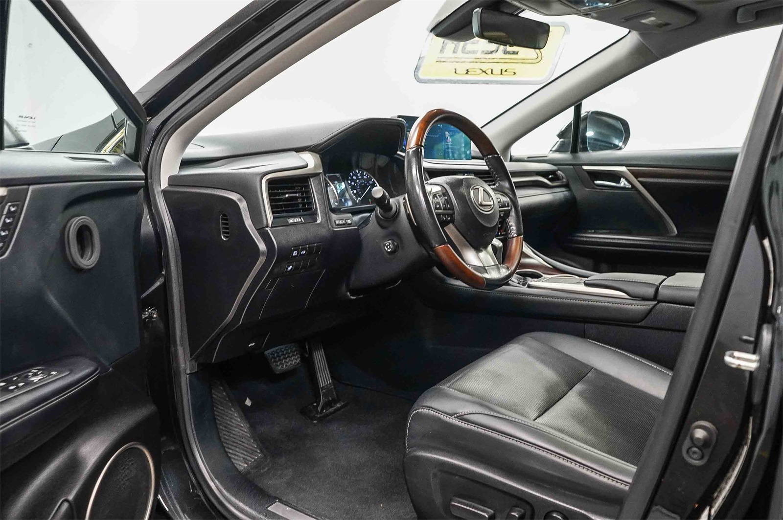 Thumbnail: 2020 Lexus RX - 17