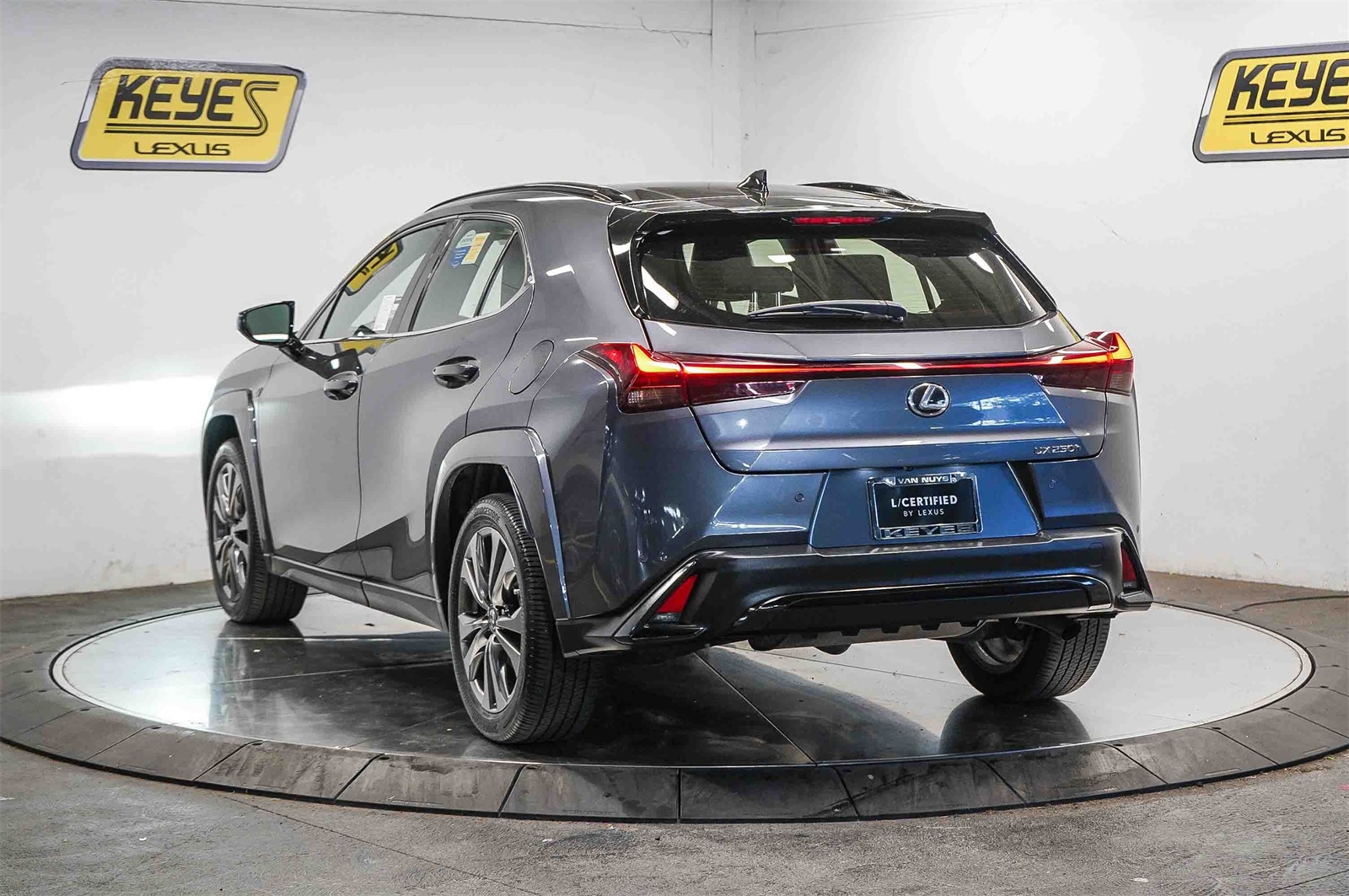 Thumbnail: 2024 Lexus UX - 2