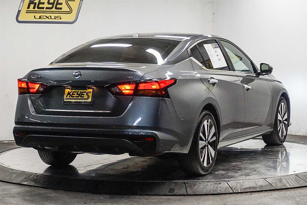 Used 2022 Nissan Altima 2.5 SV Sedan