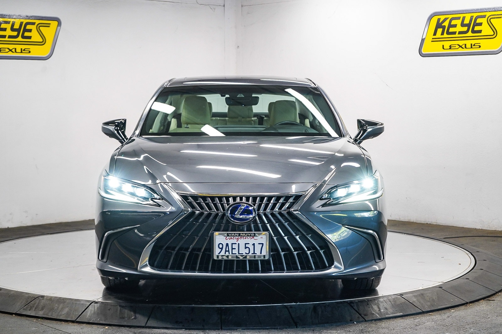 Thumbnail: 2022 Lexus ES - 6