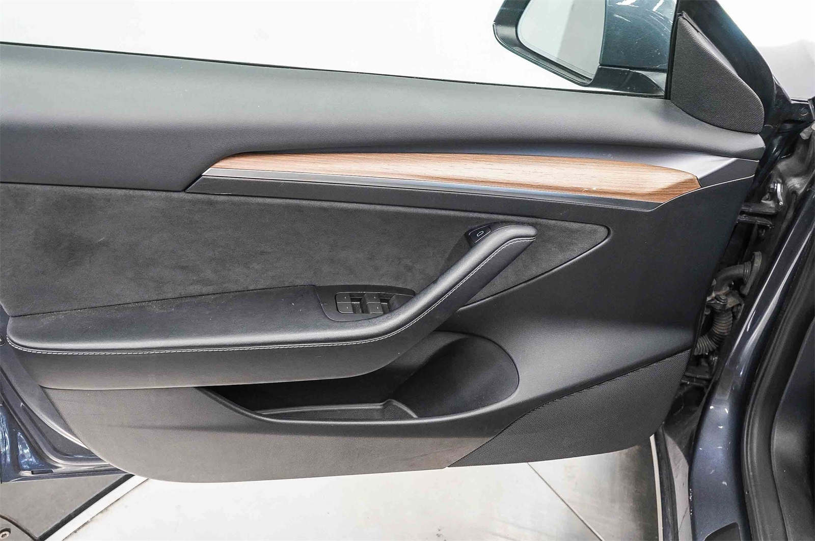 Thumbnail: 2023 Tesla Model 3 - 21