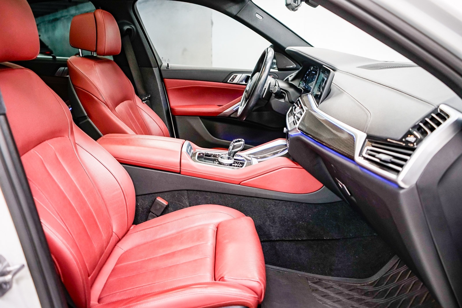 Thumbnail: 2022 BMW X6 - 16