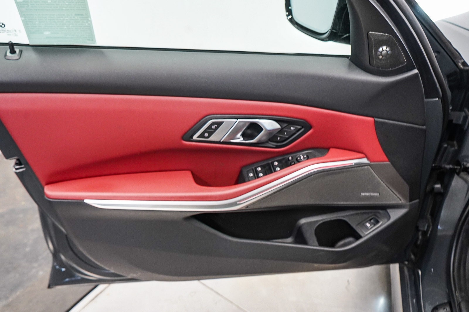 Thumbnail: 2023 BMW 3 Series - 22