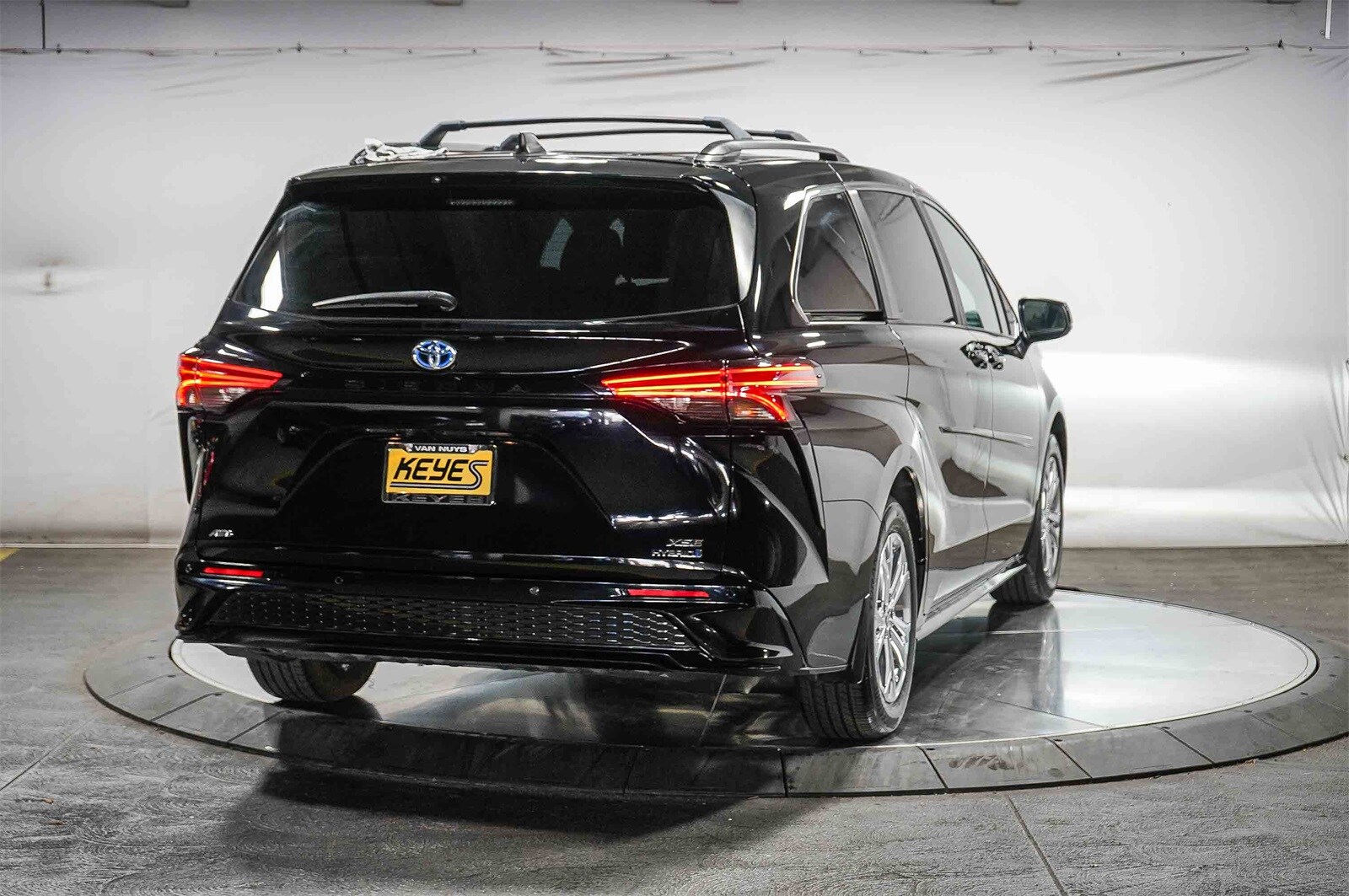 2023 Toyota Sienna XSE photo 4