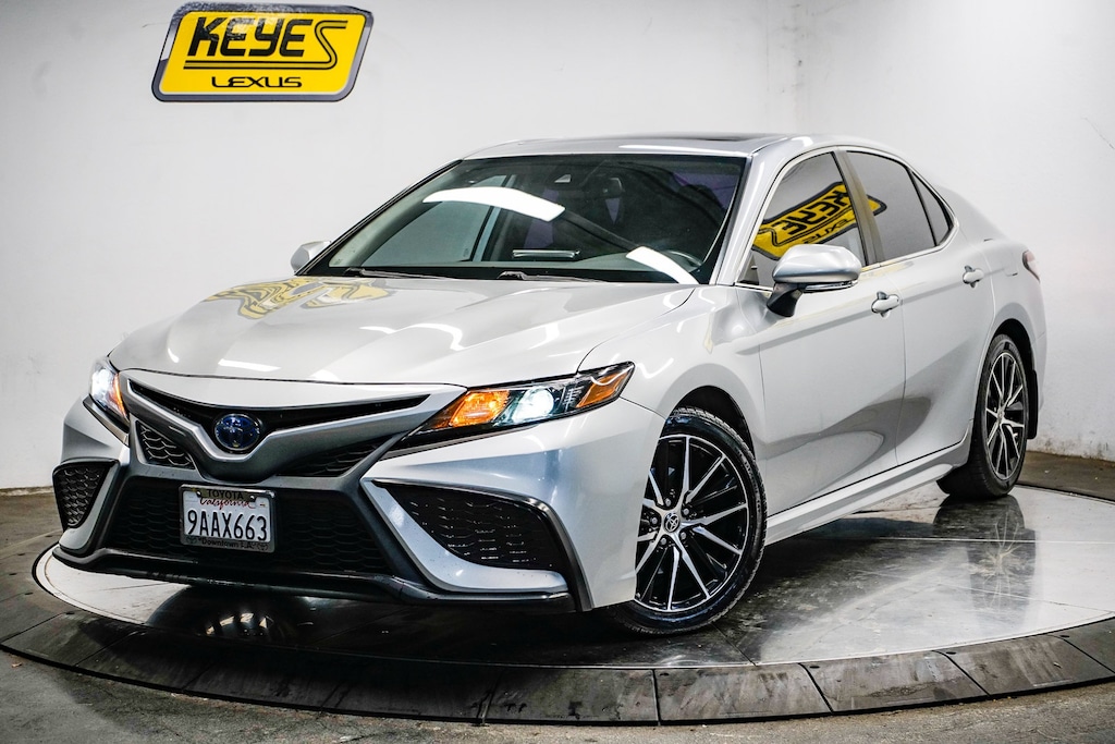 Used 2022 Toyota Camry Hybrid SE Sedan