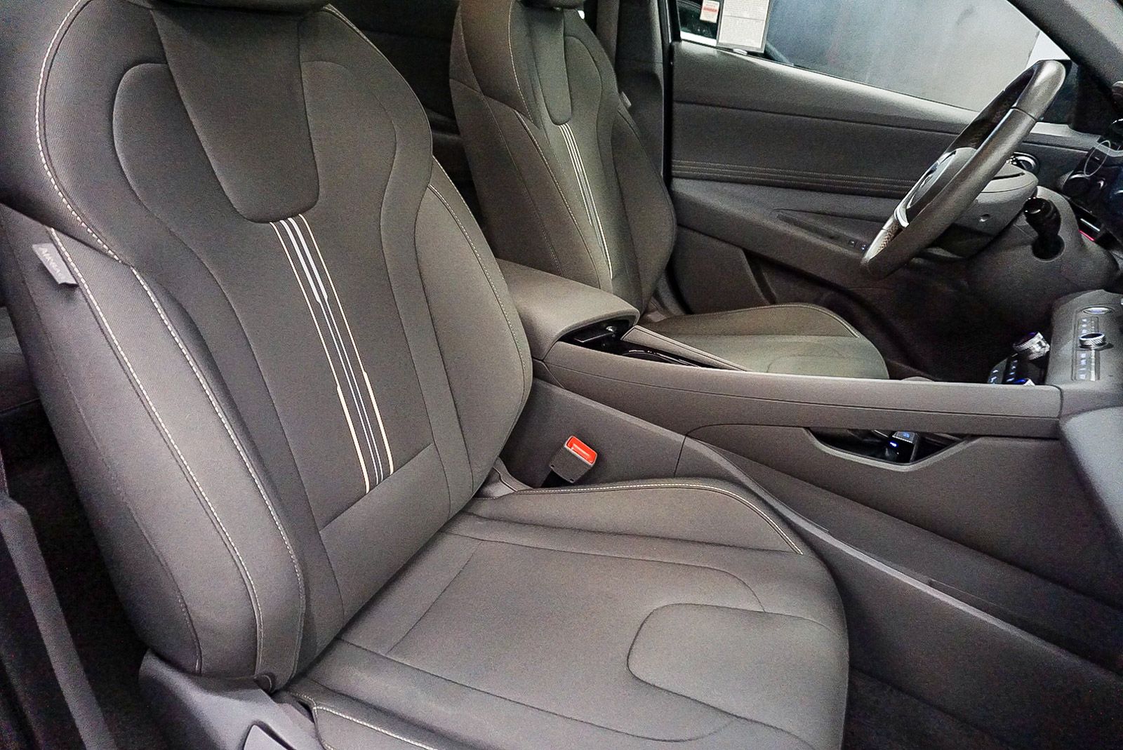 Thumbnail: 2025 Hyundai Elantra - 16