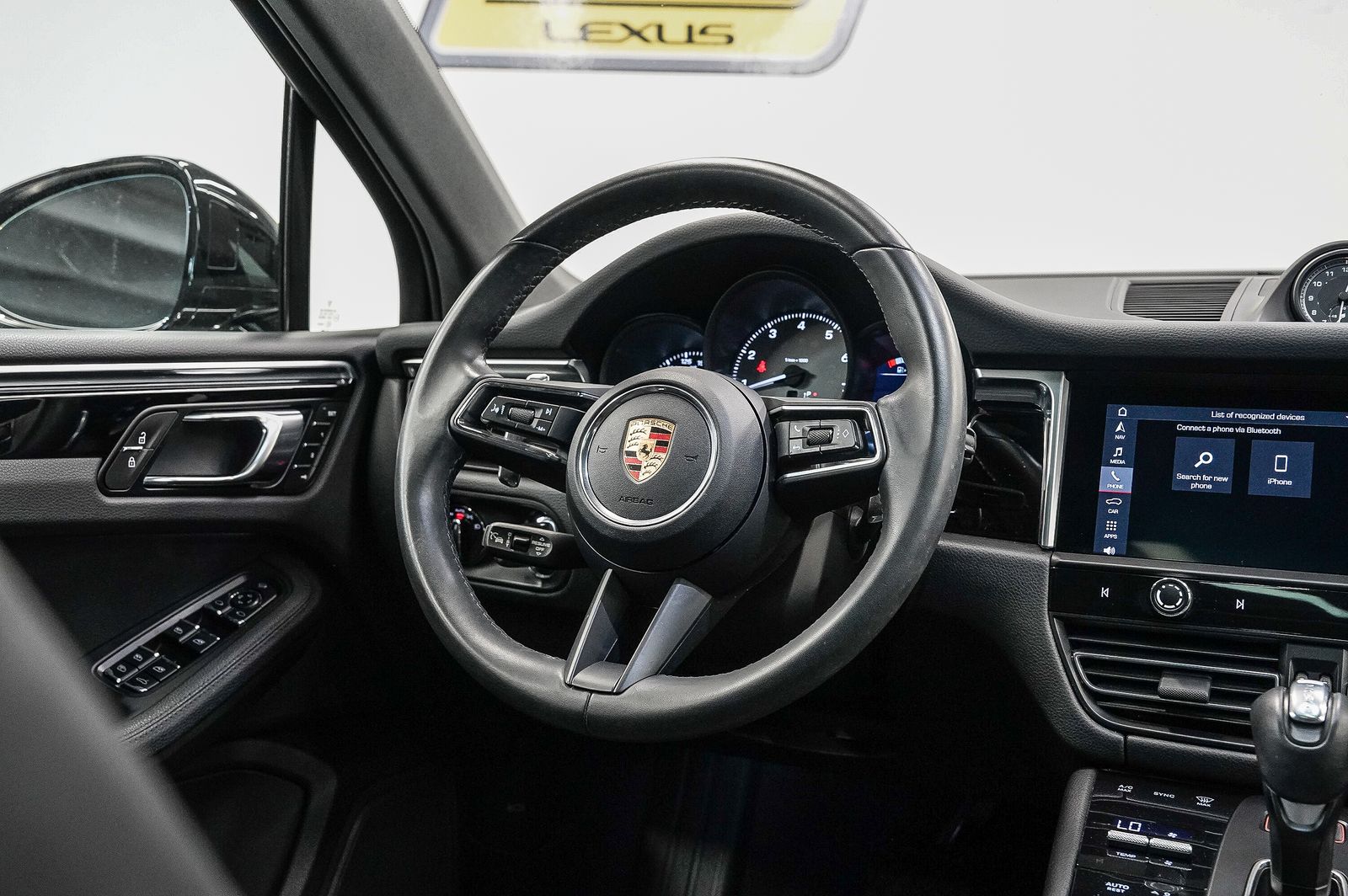 Thumbnail: 2023 Porsche Macan - 14