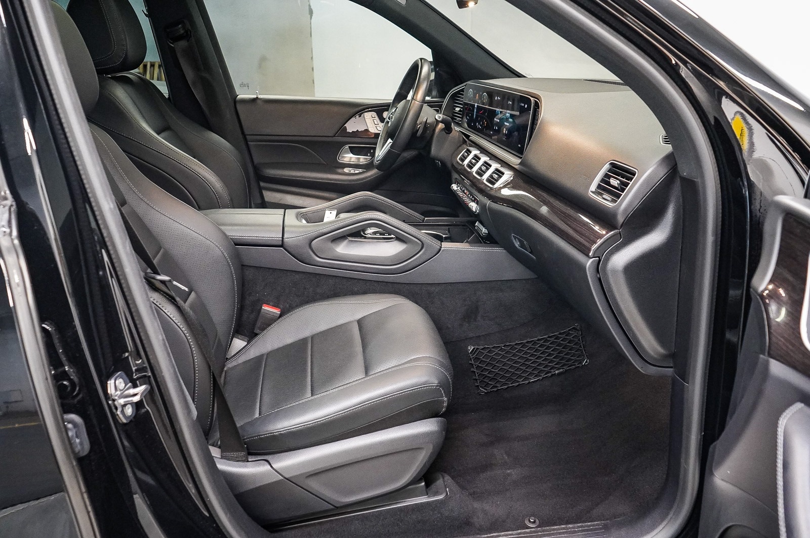 Thumbnail: 2020 Mercedes-Benz GLE - 17
