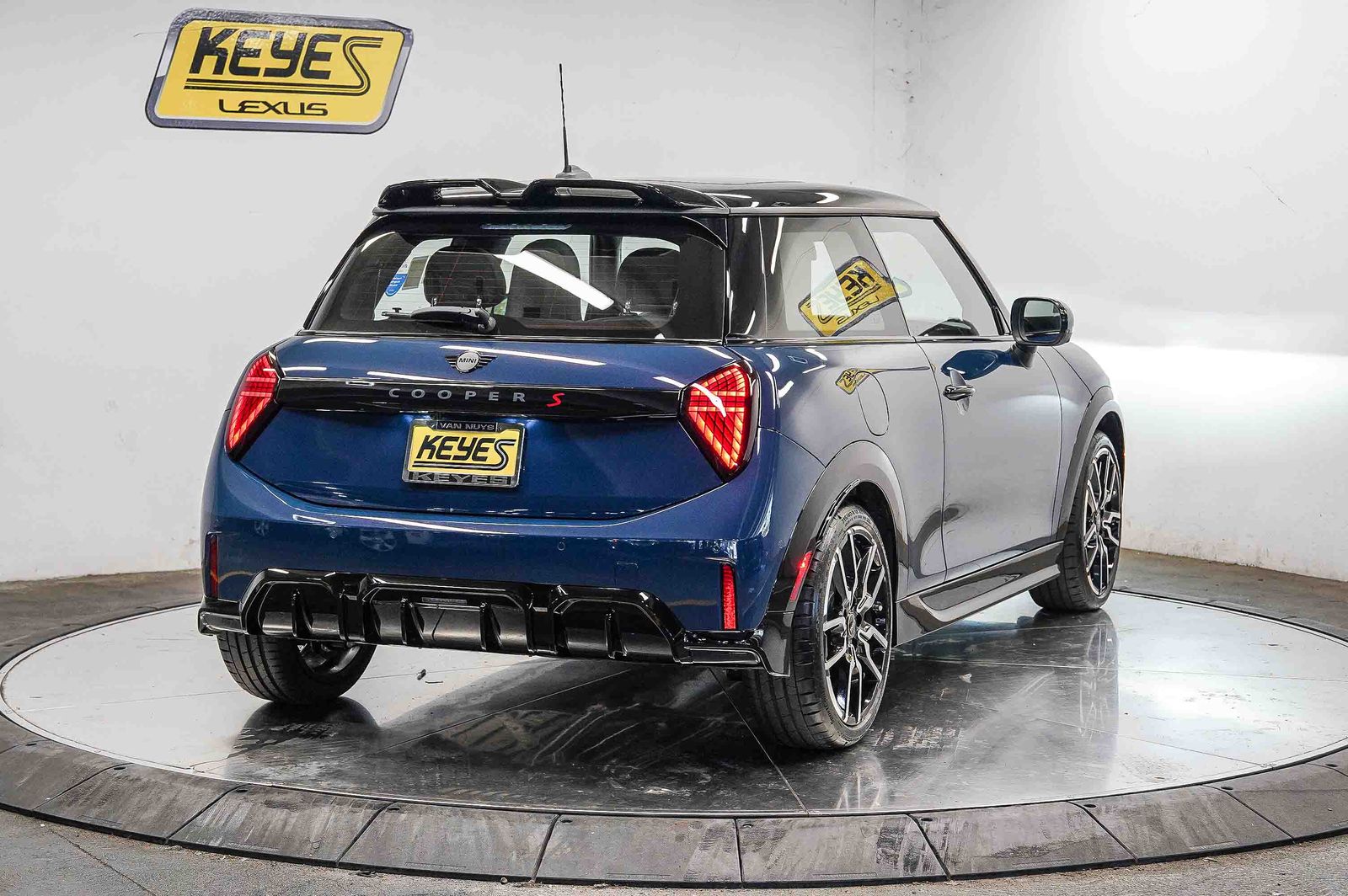 Thumbnail: 2026 MINI Cooper - 3