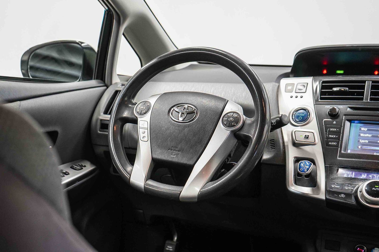 Thumbnail: 2012 Toyota Prius v - 14